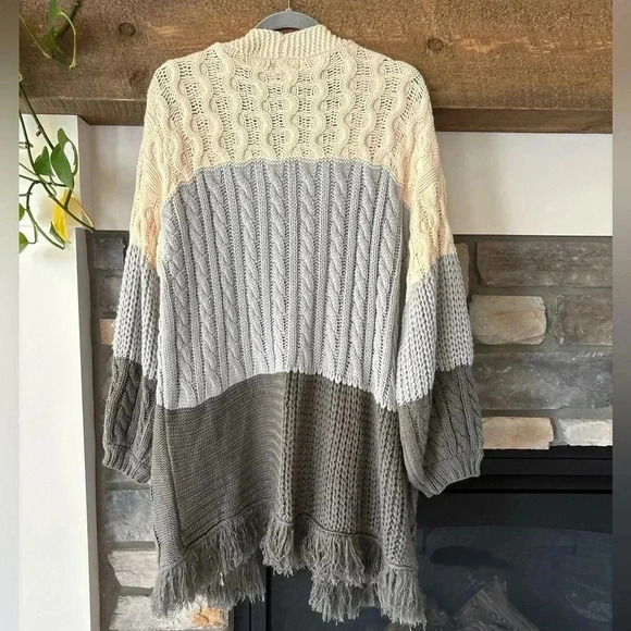 UMGE Cardigan Size L Neutral Western Fringe Oversized Lagenlook Cowgirl fall - Picture 5 of 8
